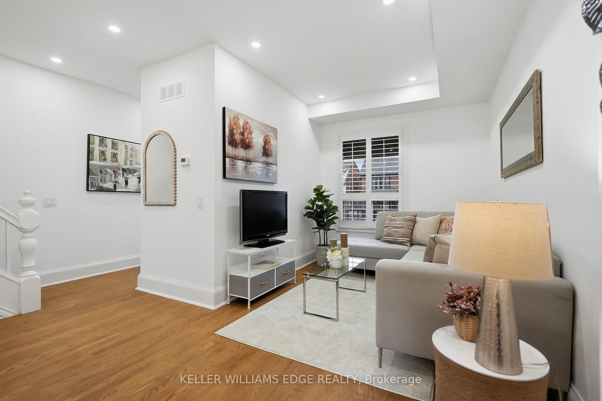 Photo 12 of 28 Conway Avenue, Toronto, Oakwood Village — HOMEH