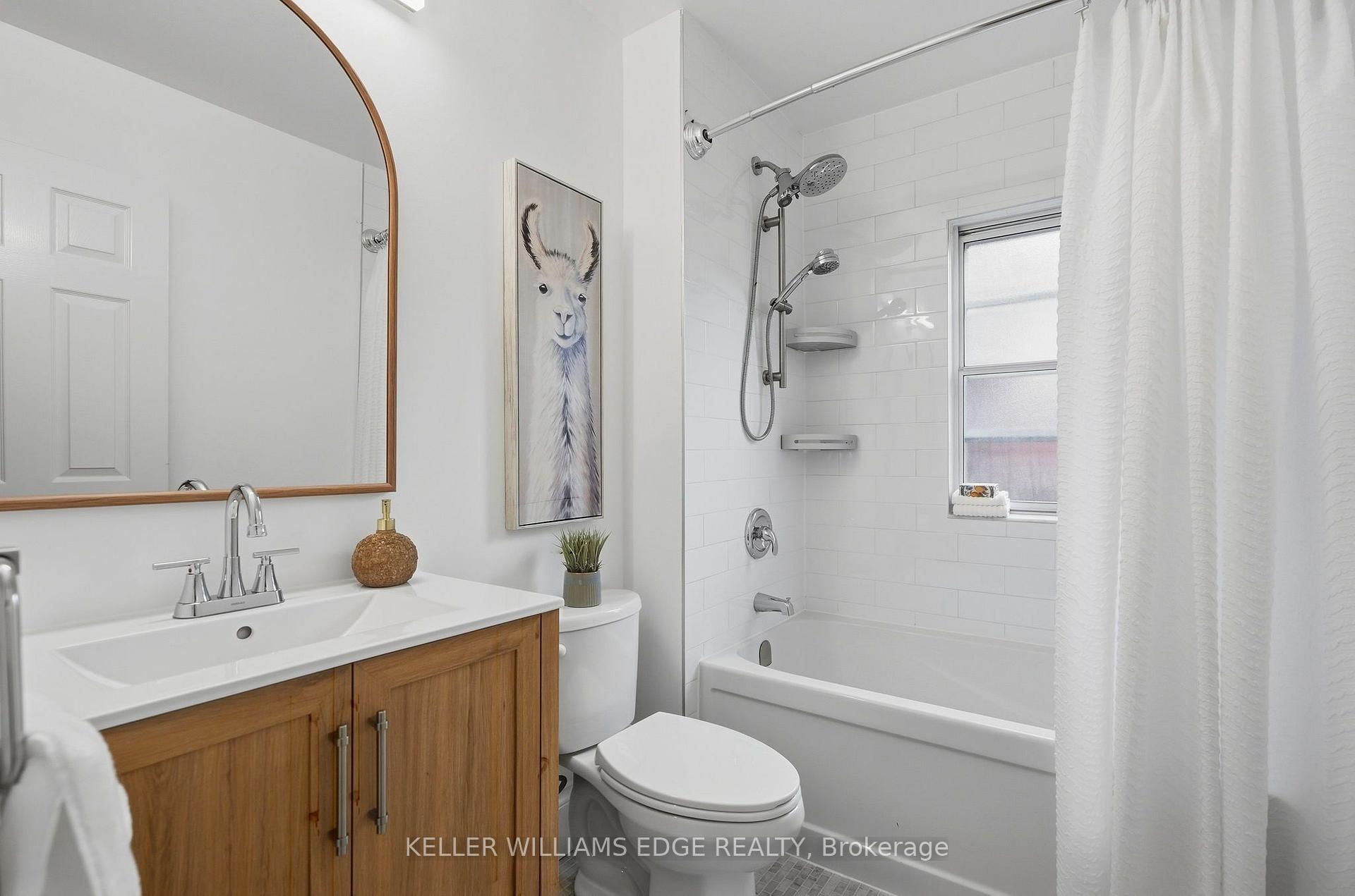 Photo 23 of 28 Conway Avenue, Toronto, Oakwood Village — HOMEH