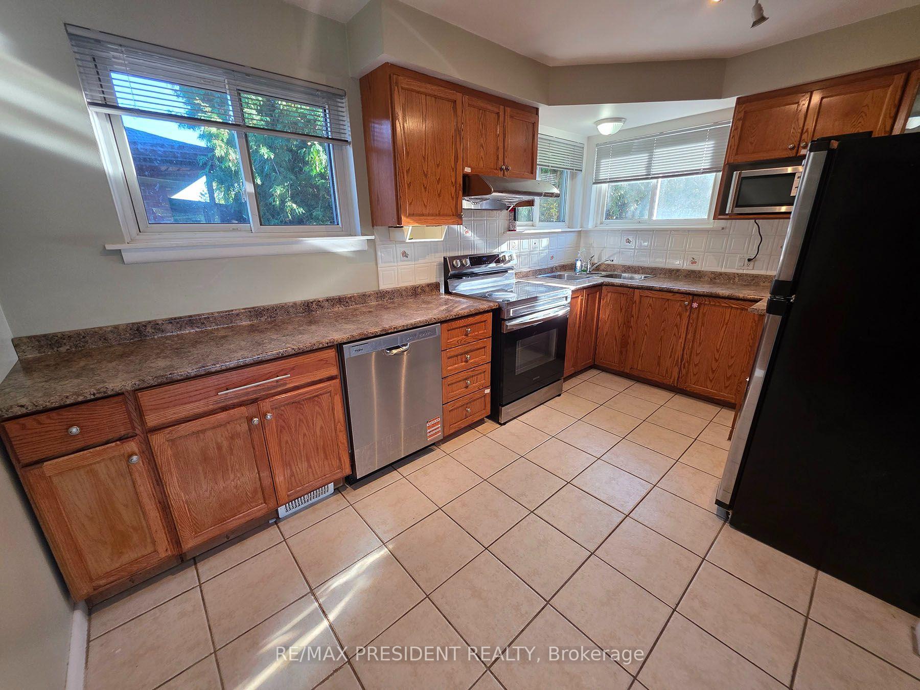 Photo 10 of Unit (Upper), 2280 Mountainside Drive, Burlington, Mountainside — HOMEH