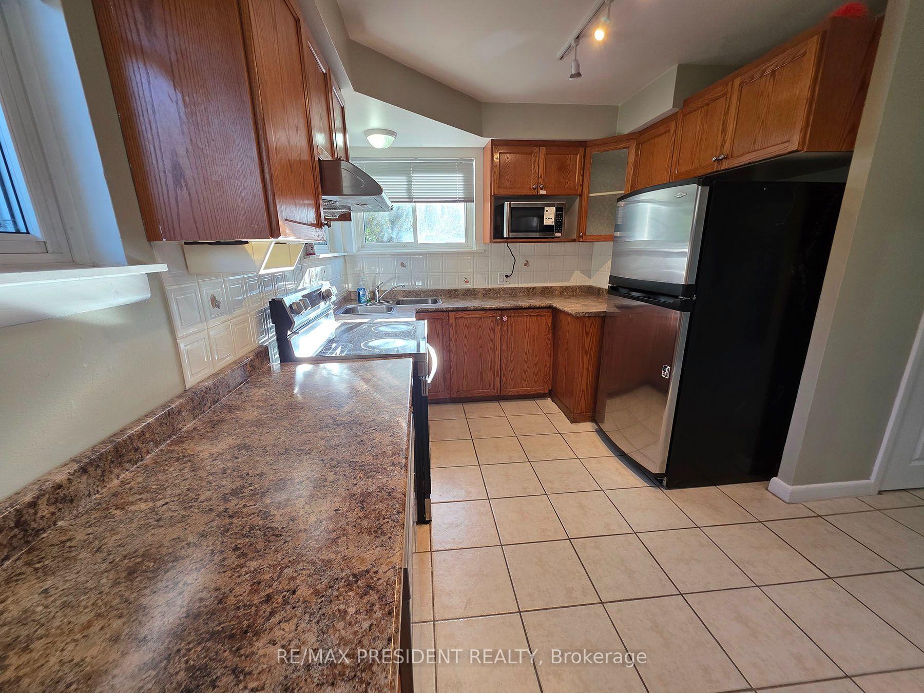 Photo 11 of Unit (Upper), 2280 Mountainside Drive, Burlington, Mountainside — HOMEH