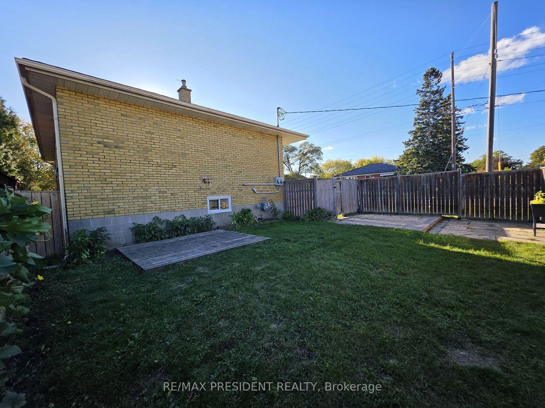 Photo 25 of Unit (Upper), 2280 Mountainside Drive, Burlington, Mountainside — HOMEH