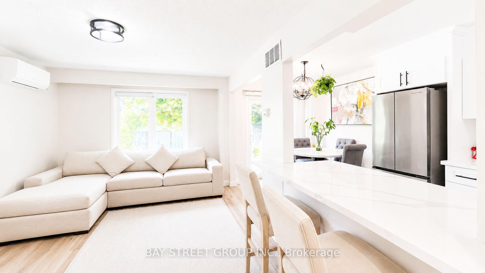 Photo 8 of 245 Browning Trail, Barrie, Letitia Heights — HOMEH
