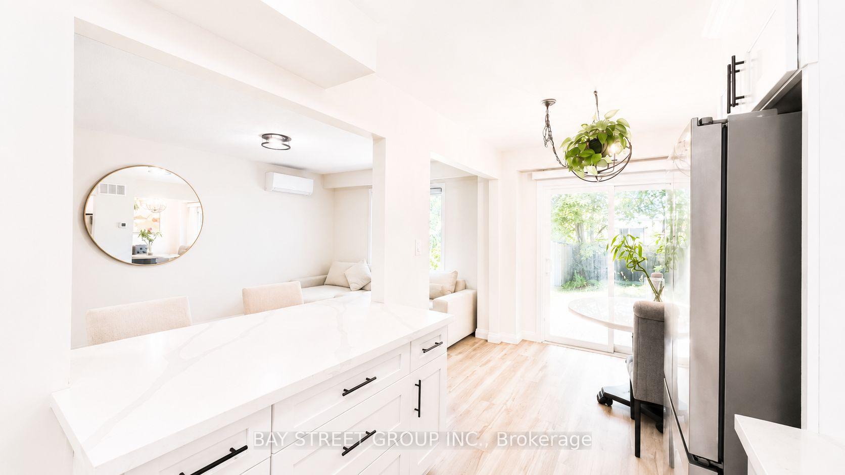 Photo 10 of 245 Browning Trail, Barrie, Letitia Heights — HOMEH