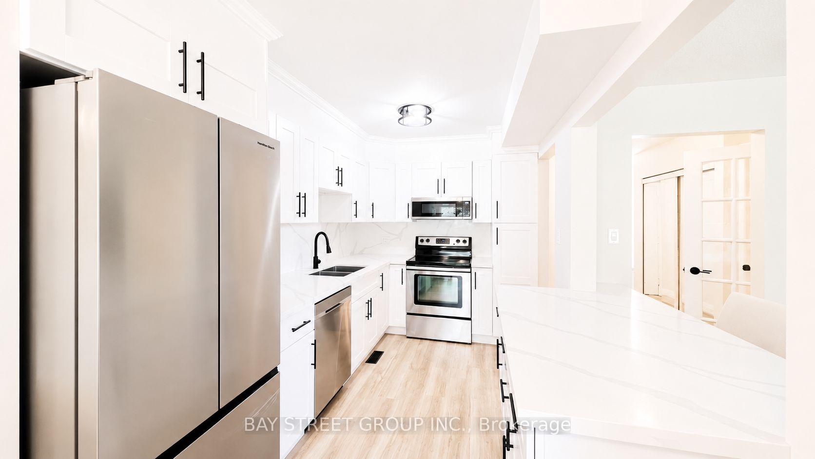 Photo 13 of 245 Browning Trail, Barrie, Letitia Heights — HOMEH