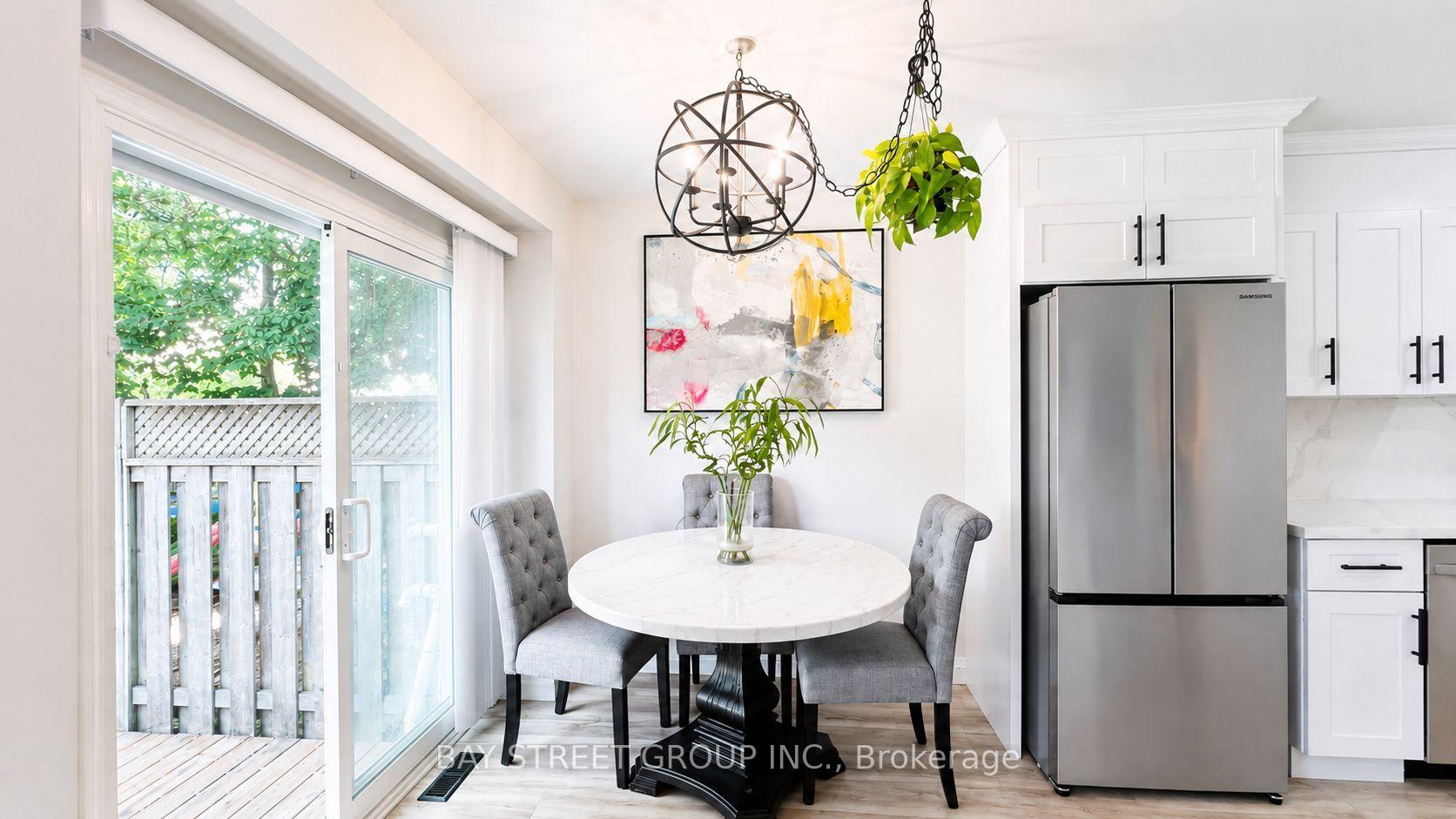 Photo 15 of 245 Browning Trail, Barrie, Letitia Heights — HOMEH