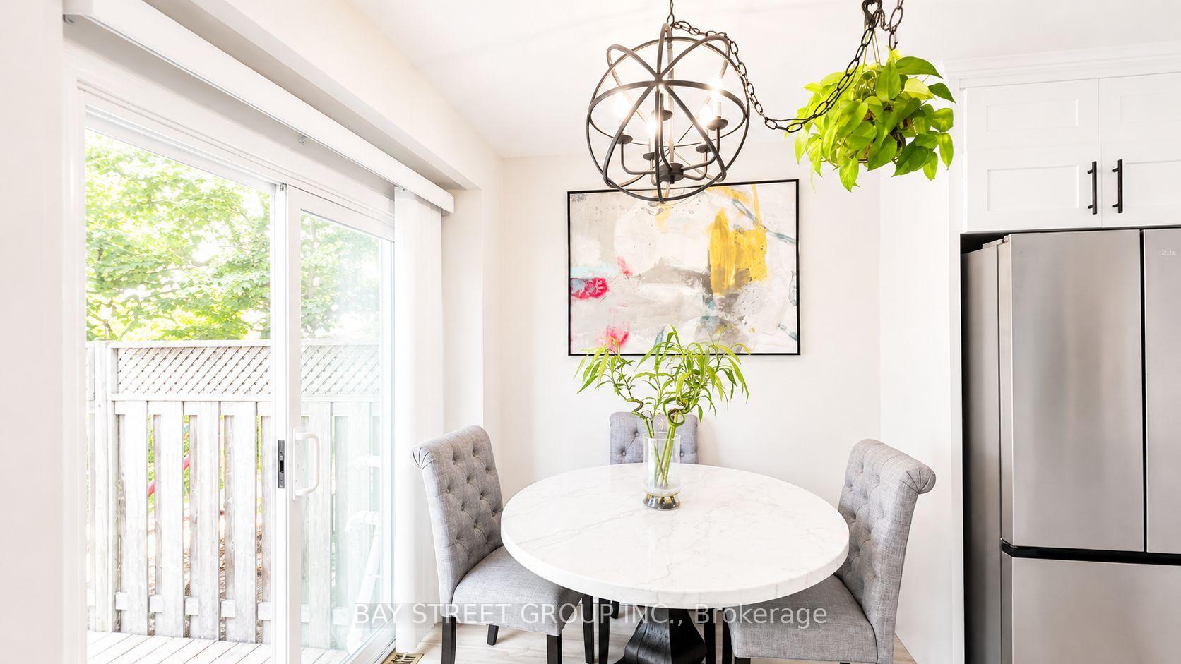 Photo 16 of 245 Browning Trail, Barrie, Letitia Heights — HOMEH