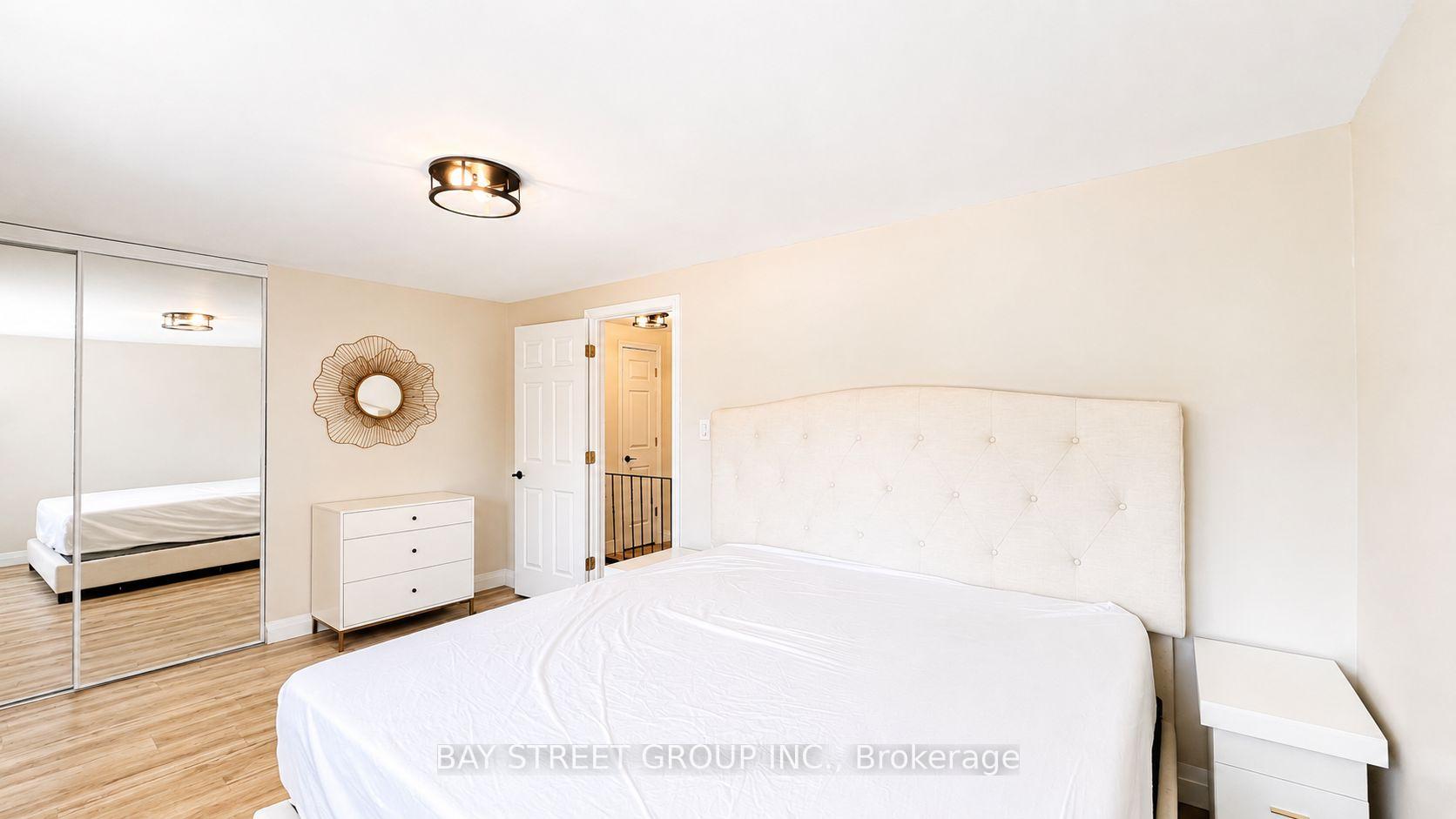 Photo 19 of 245 Browning Trail, Barrie, Letitia Heights — HOMEH