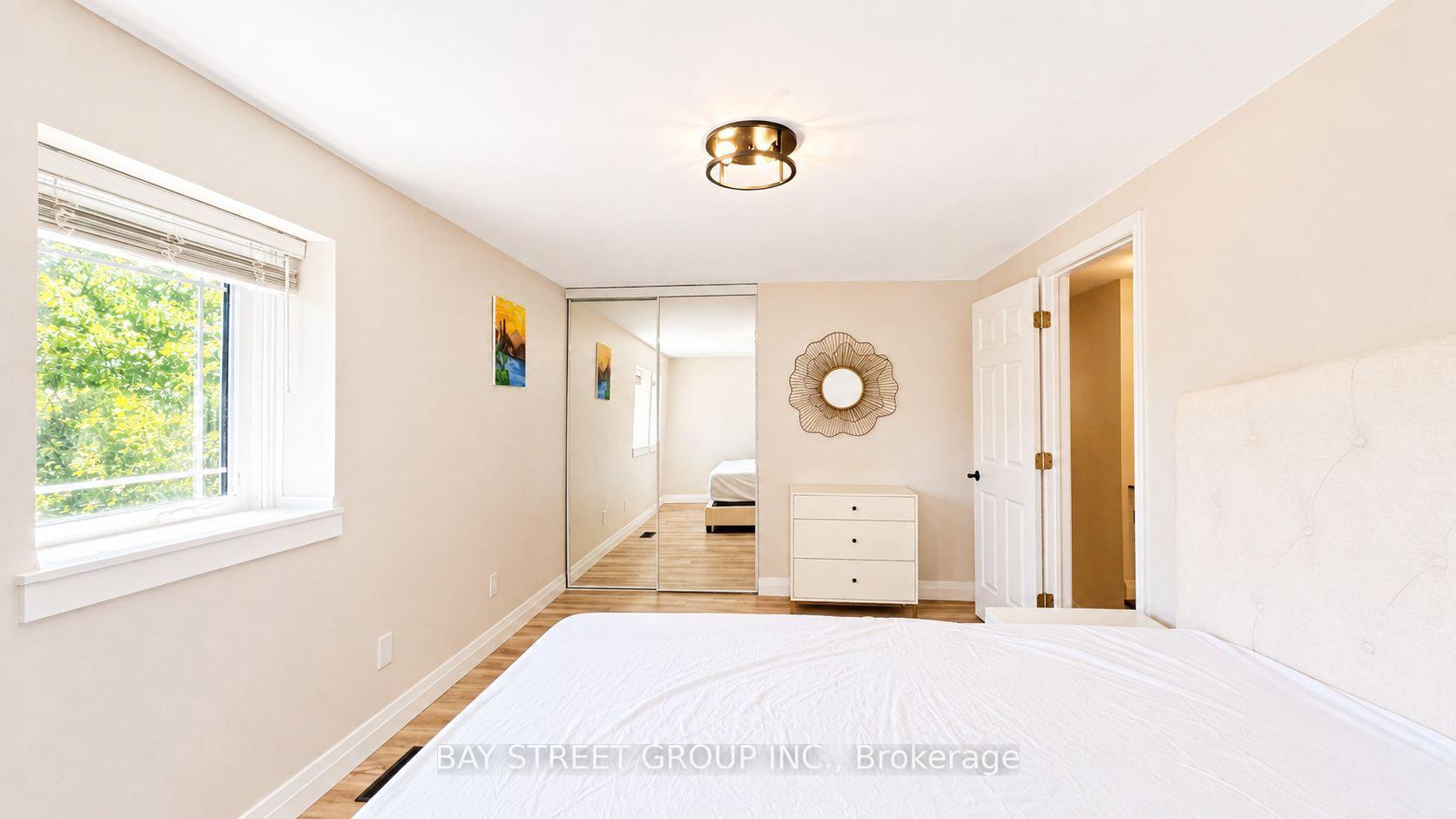 Photo 20 of 245 Browning Trail, Barrie, Letitia Heights — HOMEH