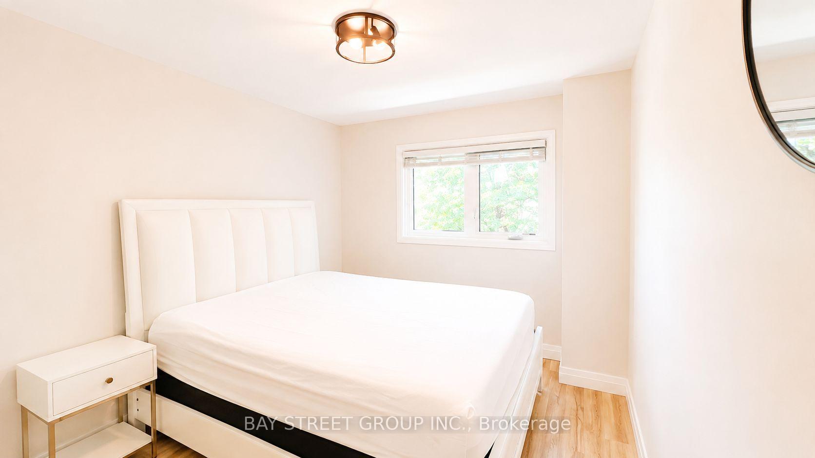 Photo 22 of 245 Browning Trail, Barrie, Letitia Heights — HOMEH