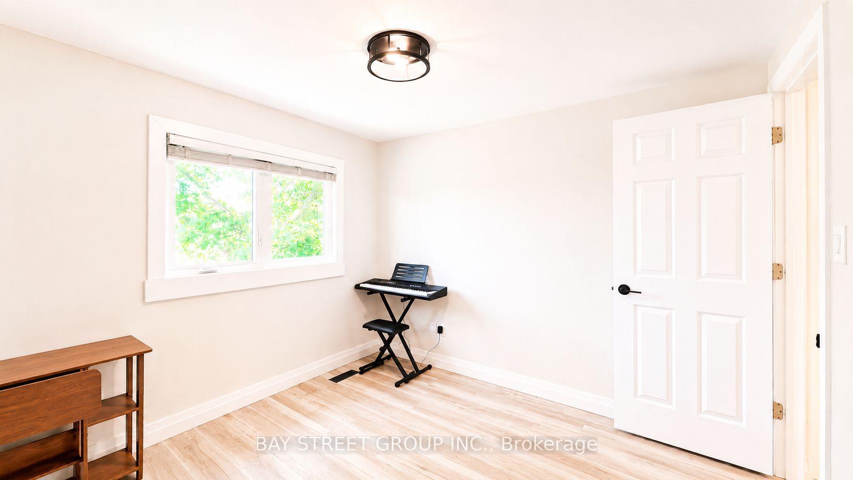 Photo 25 of 245 Browning Trail, Barrie, Letitia Heights — HOMEH