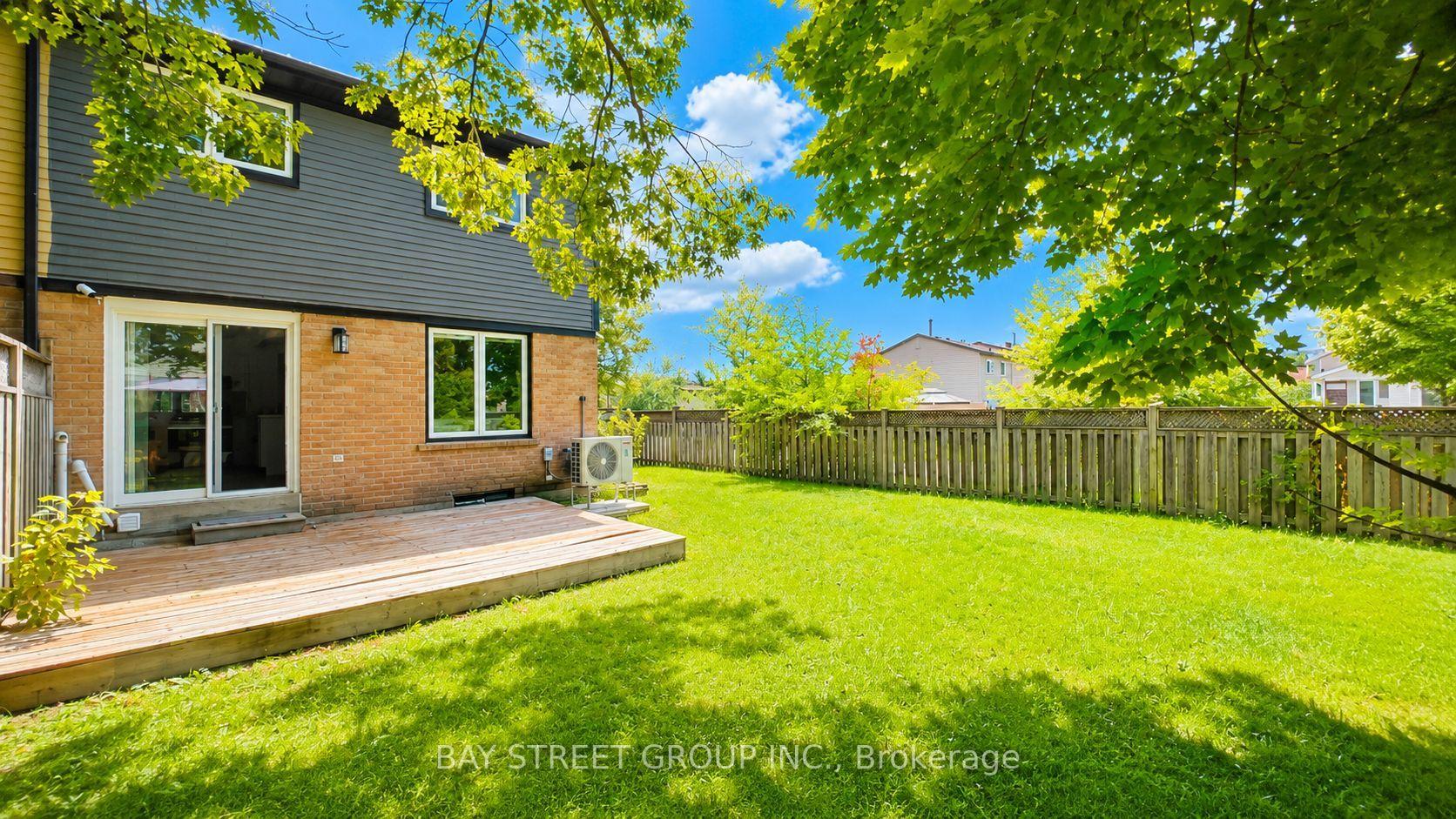 Photo 32 of 245 Browning Trail, Barrie, Letitia Heights — HOMEH