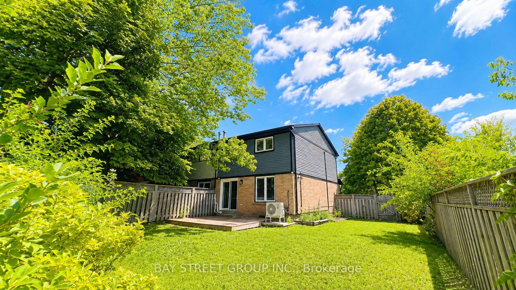 Photo 33 of 245 Browning Trail, Barrie, Letitia Heights — HOMEH