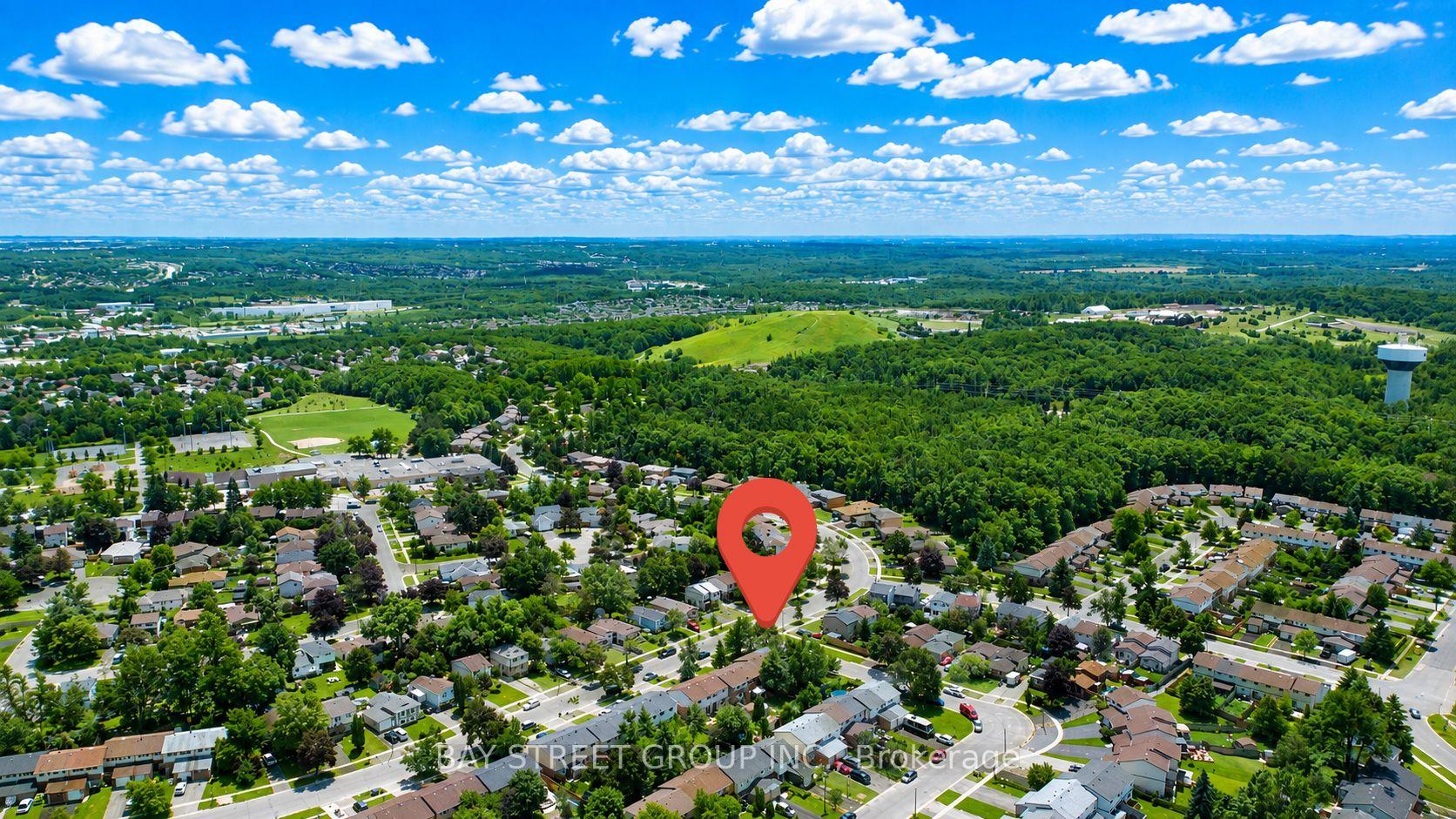 Photo 36 of 245 Browning Trail, Barrie, Letitia Heights — HOMEH