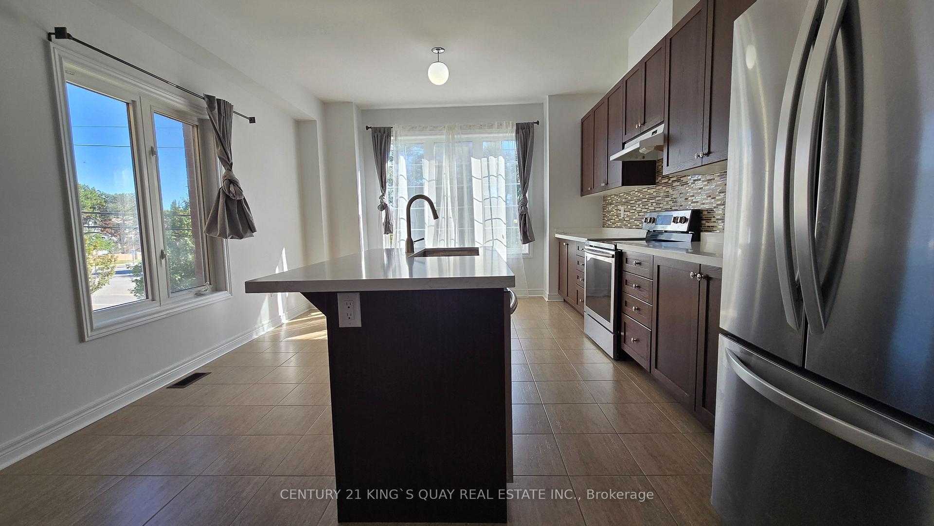 Photo 2 of 4600 16th Avenue, Markham, Berczy — HOMEH