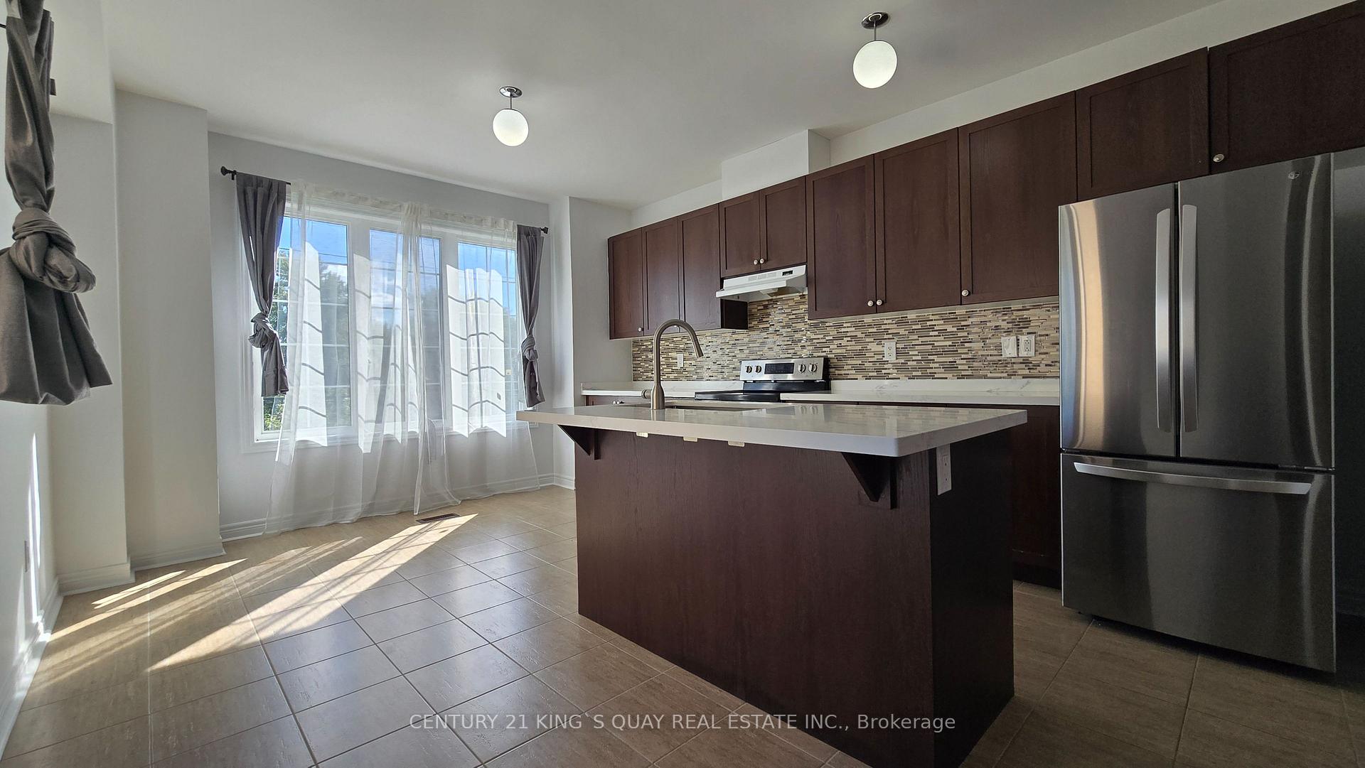 Photo 3 of 4600 16th Avenue, Markham, Berczy — HOMEH