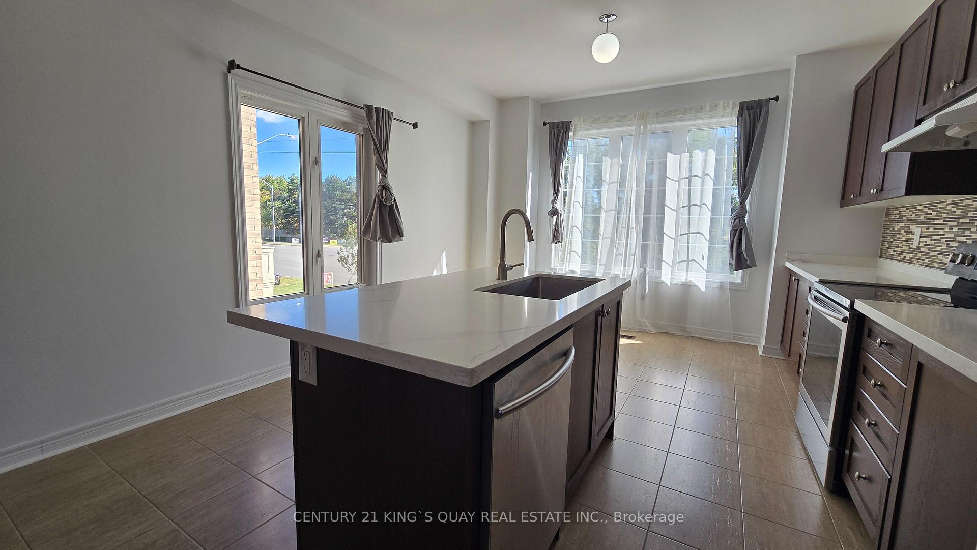 Photo 6 of 4600 16th Avenue, Markham, Berczy — HOMEH