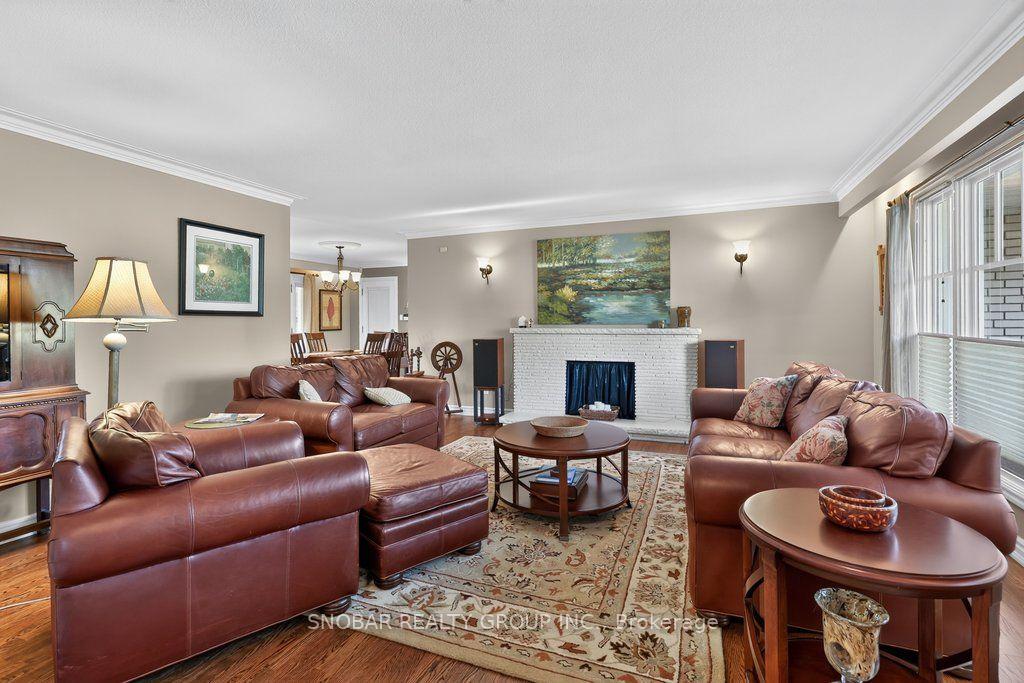 Photo 6 of 1302 Greenoaks Drive, Mississauga, Lorne Park — HOMEH