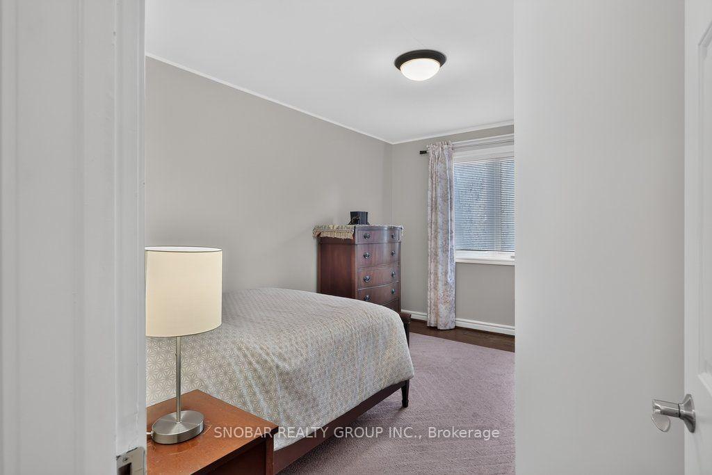 Photo 16 of 1302 Greenoaks Drive, Mississauga, Lorne Park — HOMEH