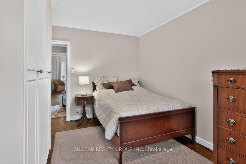 Photo 17 of 1302 Greenoaks Drive, Mississauga, Lorne Park — HOMEH