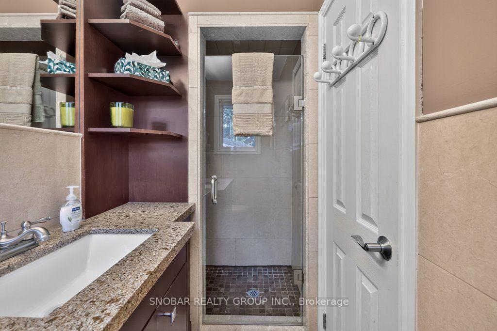 Photo 23 of 1302 Greenoaks Drive, Mississauga, Lorne Park — HOMEH