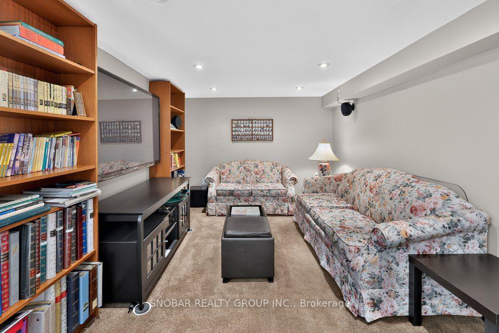Photo 32 of 1302 Greenoaks Drive, Mississauga, Lorne Park — HOMEH