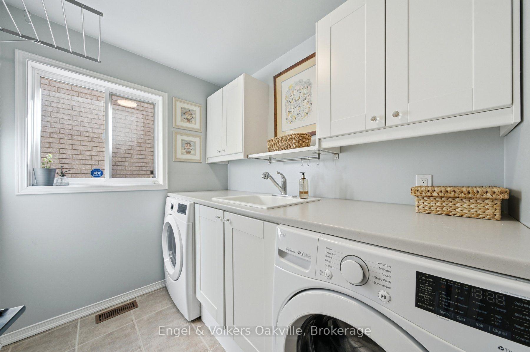 Photo 20 of 44 Keewaydin Street, Hamilton, Waterdown — HOMEH