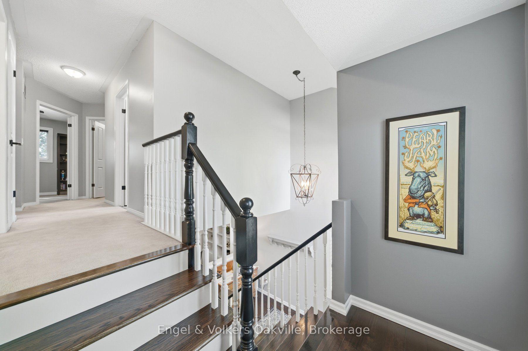 Photo 22 of 44 Keewaydin Street, Hamilton, Waterdown — HOMEH