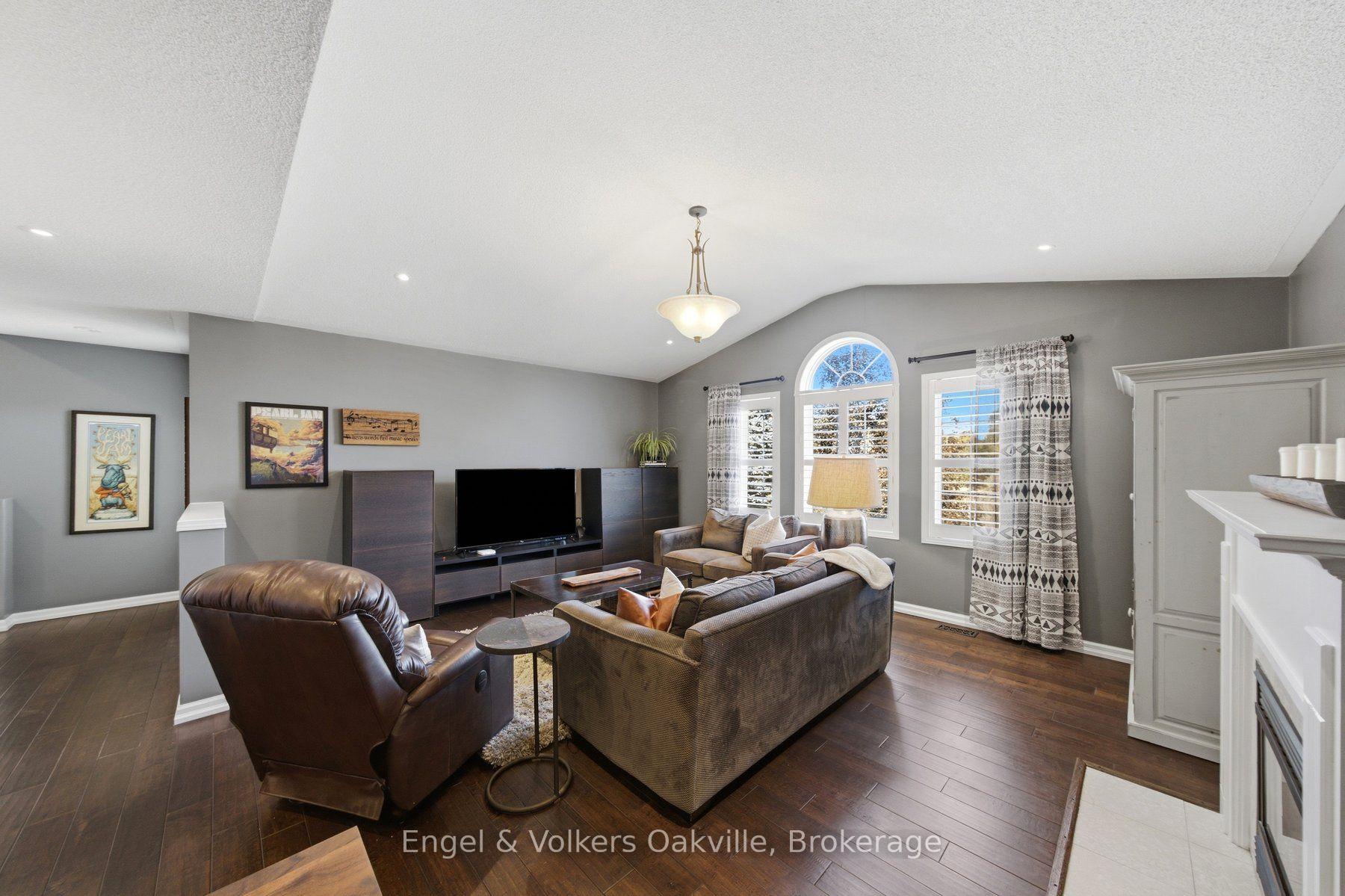 Photo 26 of 44 Keewaydin Street, Hamilton, Waterdown — HOMEH
