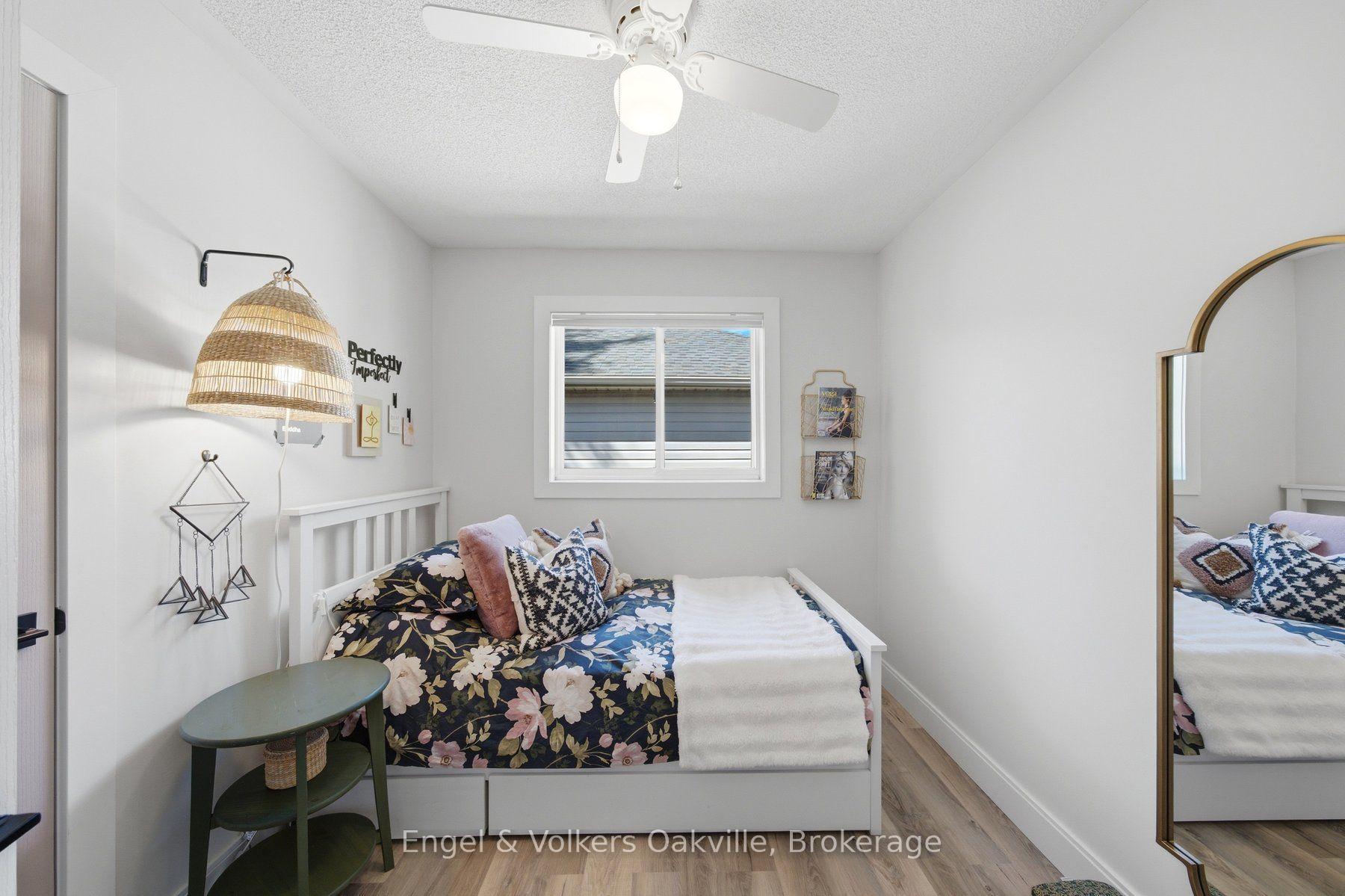 Photo 27 of 44 Keewaydin Street, Hamilton, Waterdown — HOMEH