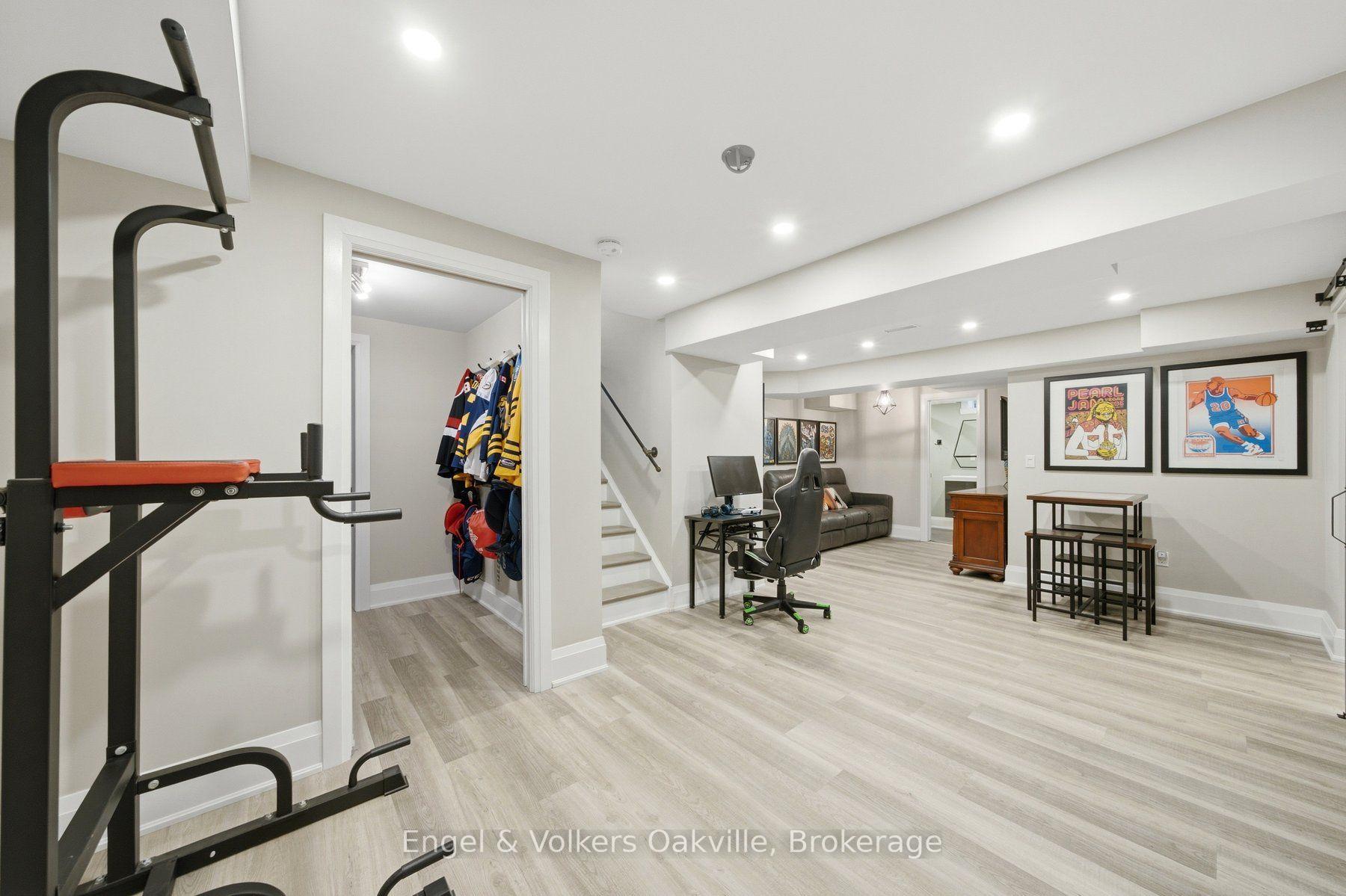 Photo 35 of 44 Keewaydin Street, Hamilton, Waterdown — HOMEH