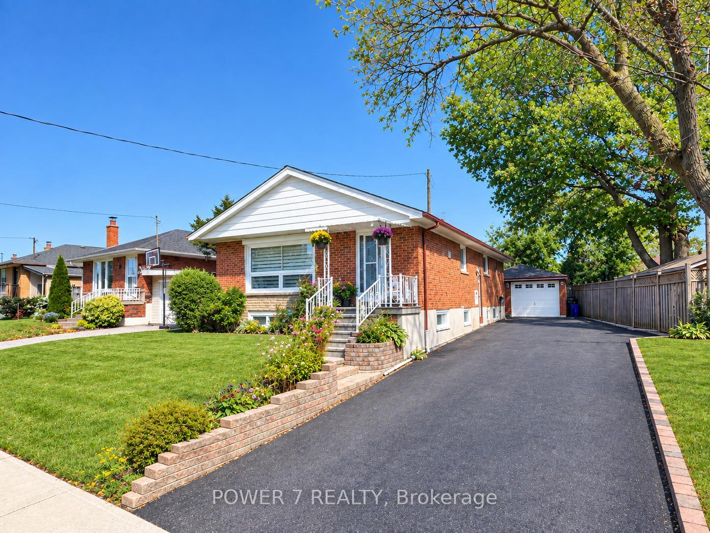 Photo 2 of 3 Brantwood Drive, Scarborough, Woburn — HOMEH
