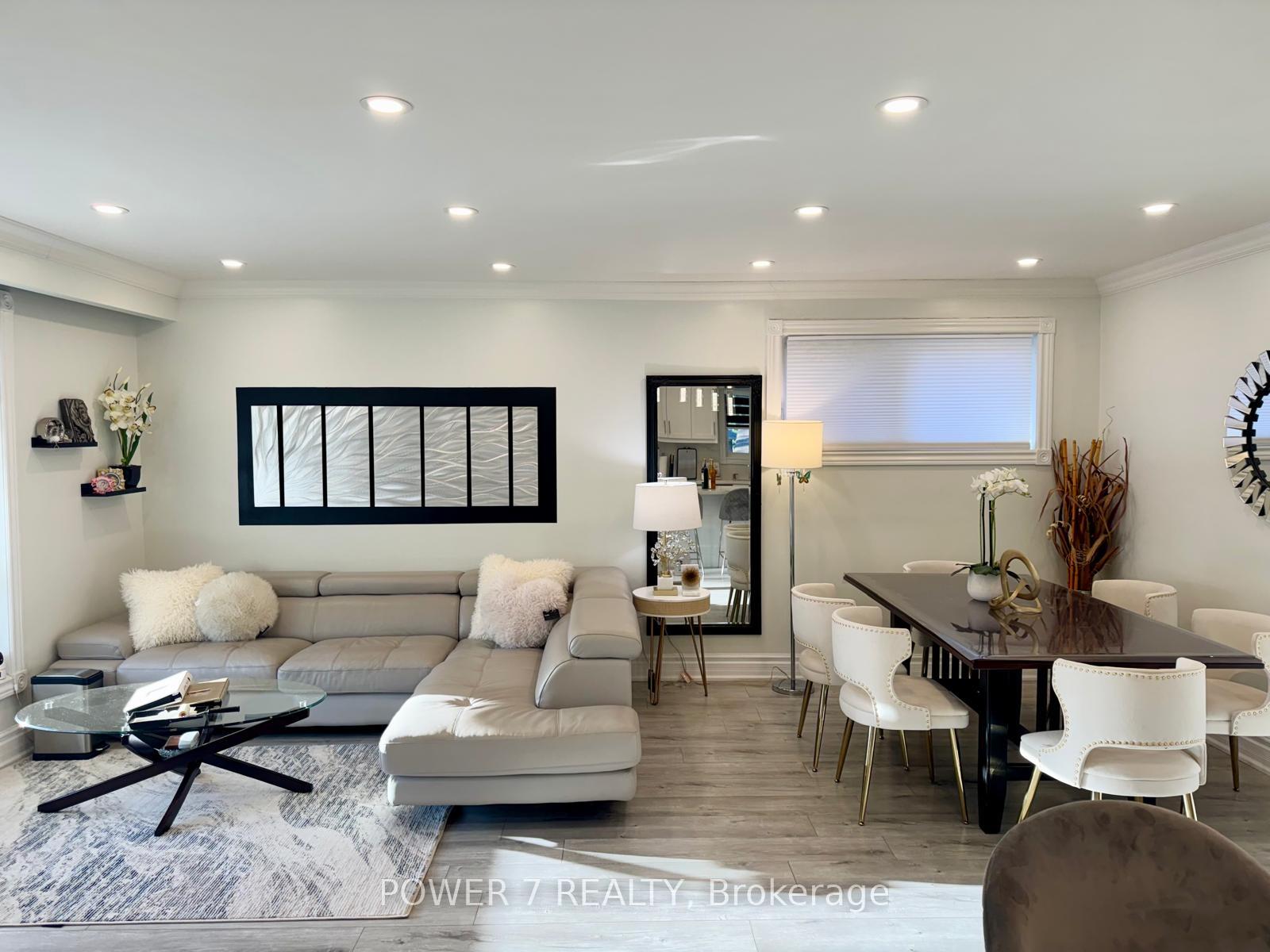 Photo 12 of 3 Brantwood Drive, Scarborough, Woburn — HOMEH