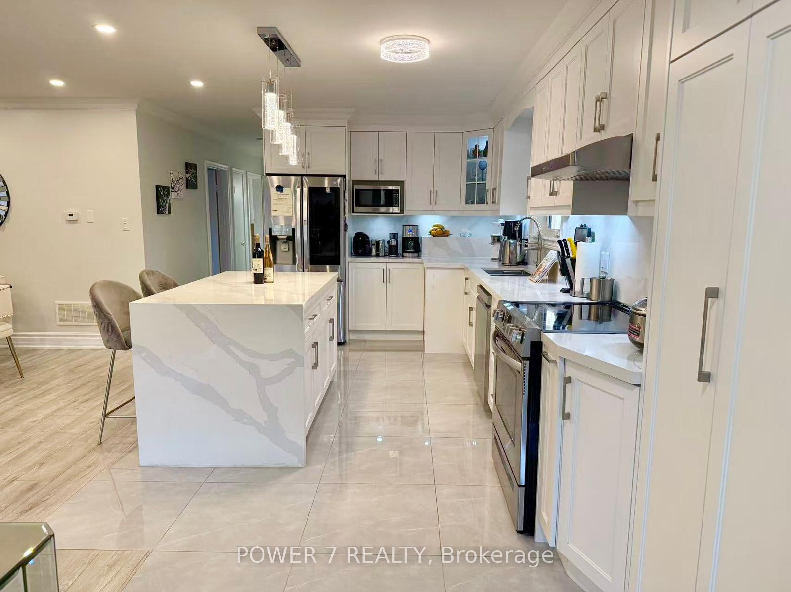 Photo 10 of 3 Brantwood Drive, Scarborough, Woburn — HOMEH