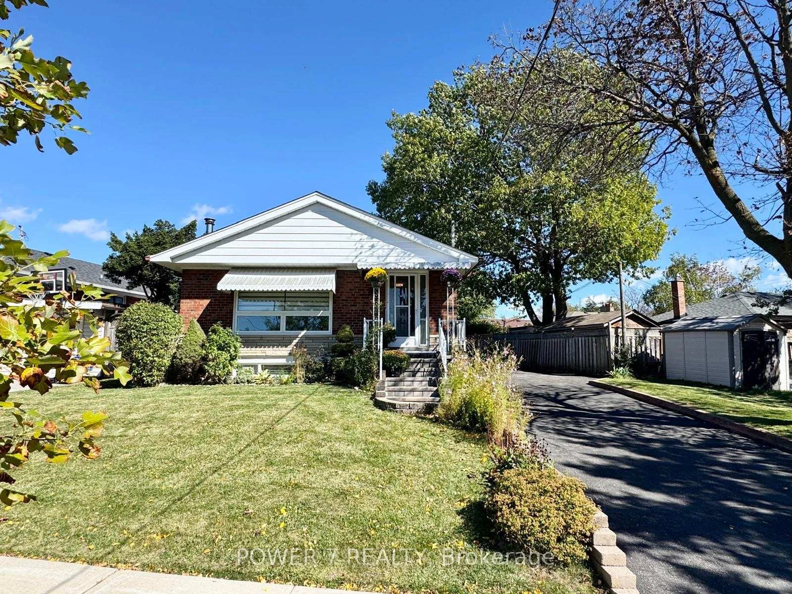 Photo 3 of 3 Brantwood Drive, Scarborough, Woburn — HOMEH