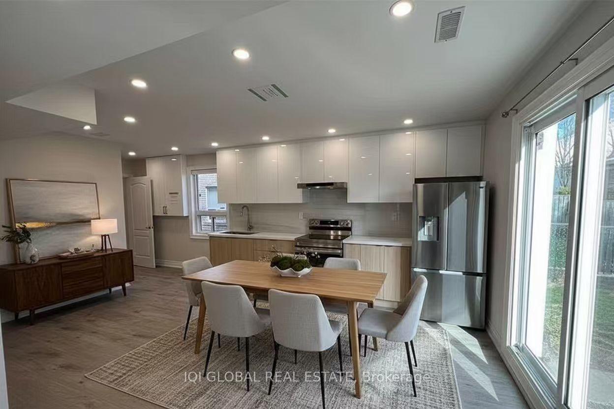 Photo 2 of Unit Main, 92 Heatherside Drive, Scarborough, L'Amoreaux — HOMEH