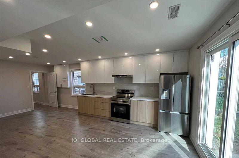 Photo 3 of Unit Main, 92 Heatherside Drive, Scarborough, L'Amoreaux — HOMEH