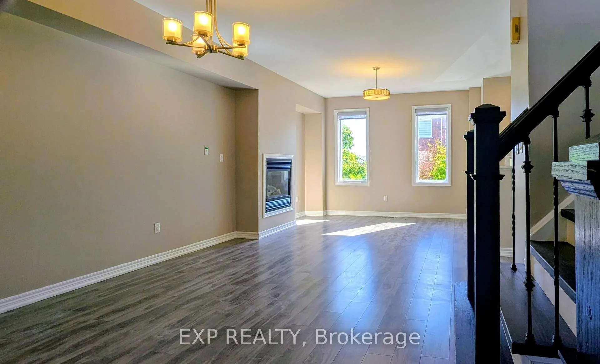 Photo 3 of 136 Galleria Pkwy, Markham, Commerce Valley — HOMEH