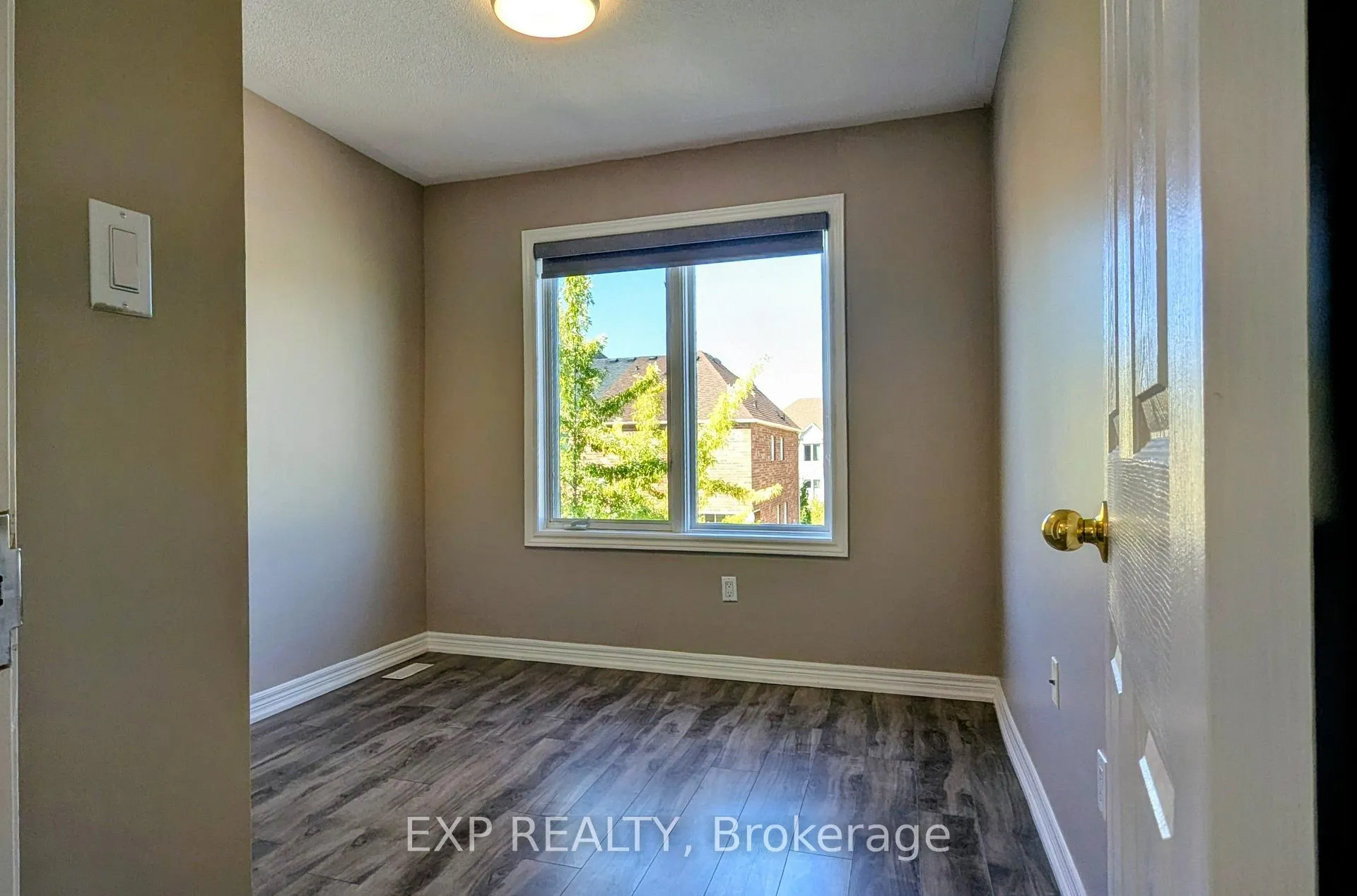 Photo 13 of 136 Galleria Pkwy, Markham, Commerce Valley — HOMEH