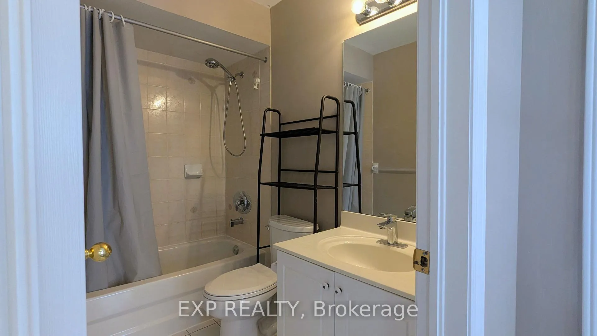 Photo 14 of 136 Galleria Pkwy, Markham, Commerce Valley — HOMEH