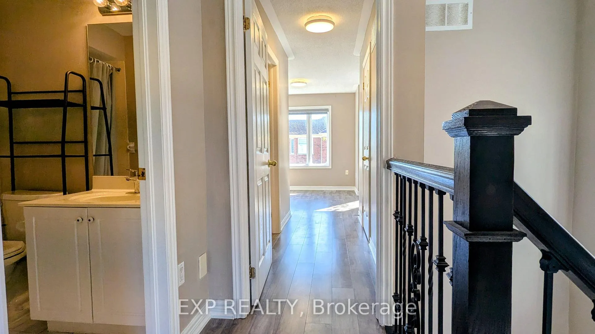 Photo 15 of 136 Galleria Pkwy, Markham, Commerce Valley — HOMEH