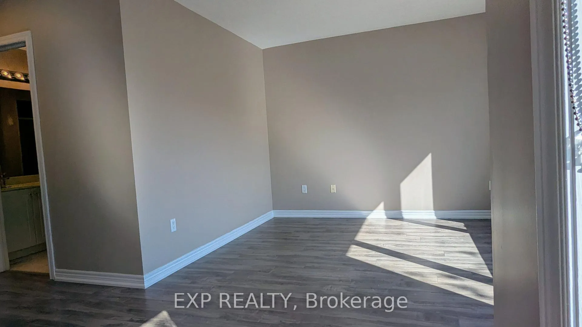 Photo 17 of 136 Galleria Pkwy, Markham, Commerce Valley — HOMEH