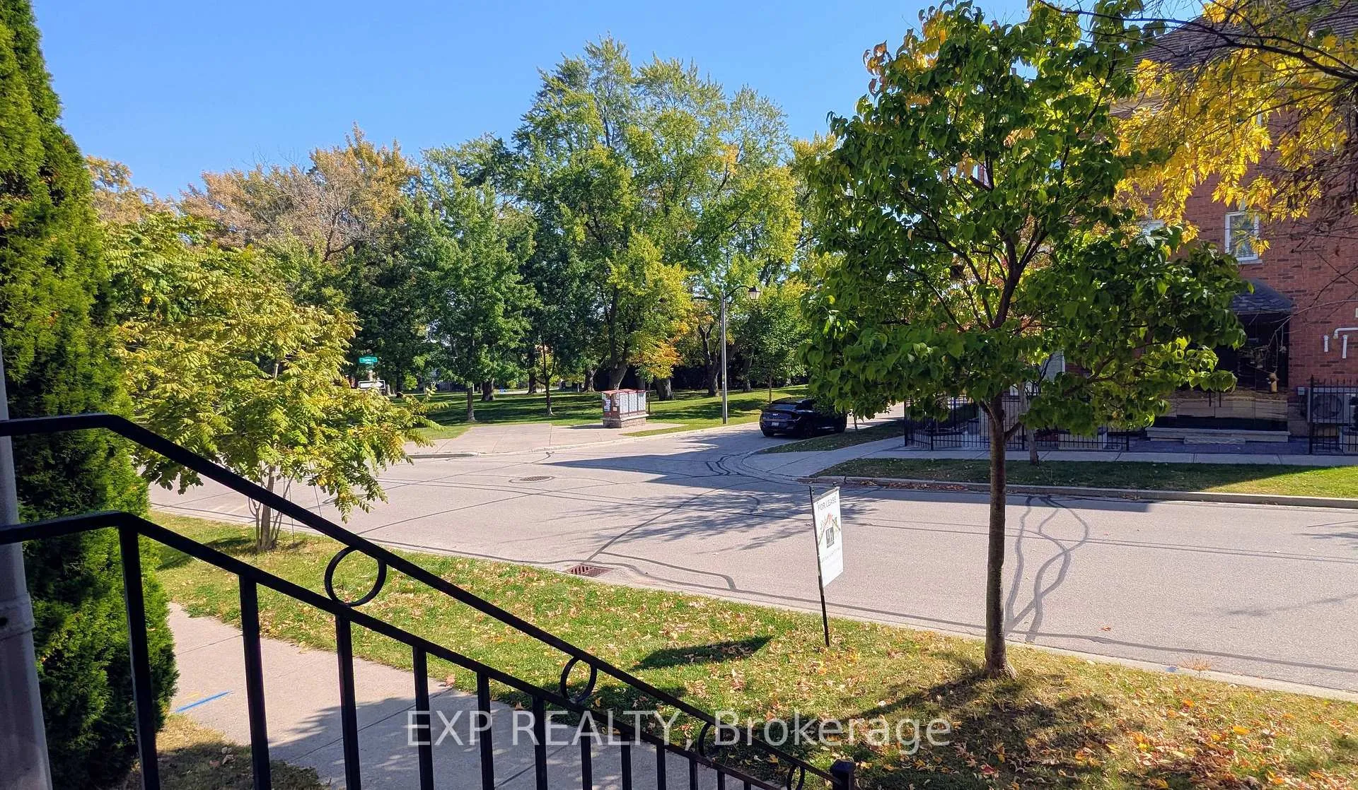 Photo 20 of 136 Galleria Pkwy, Markham, Commerce Valley — HOMEH