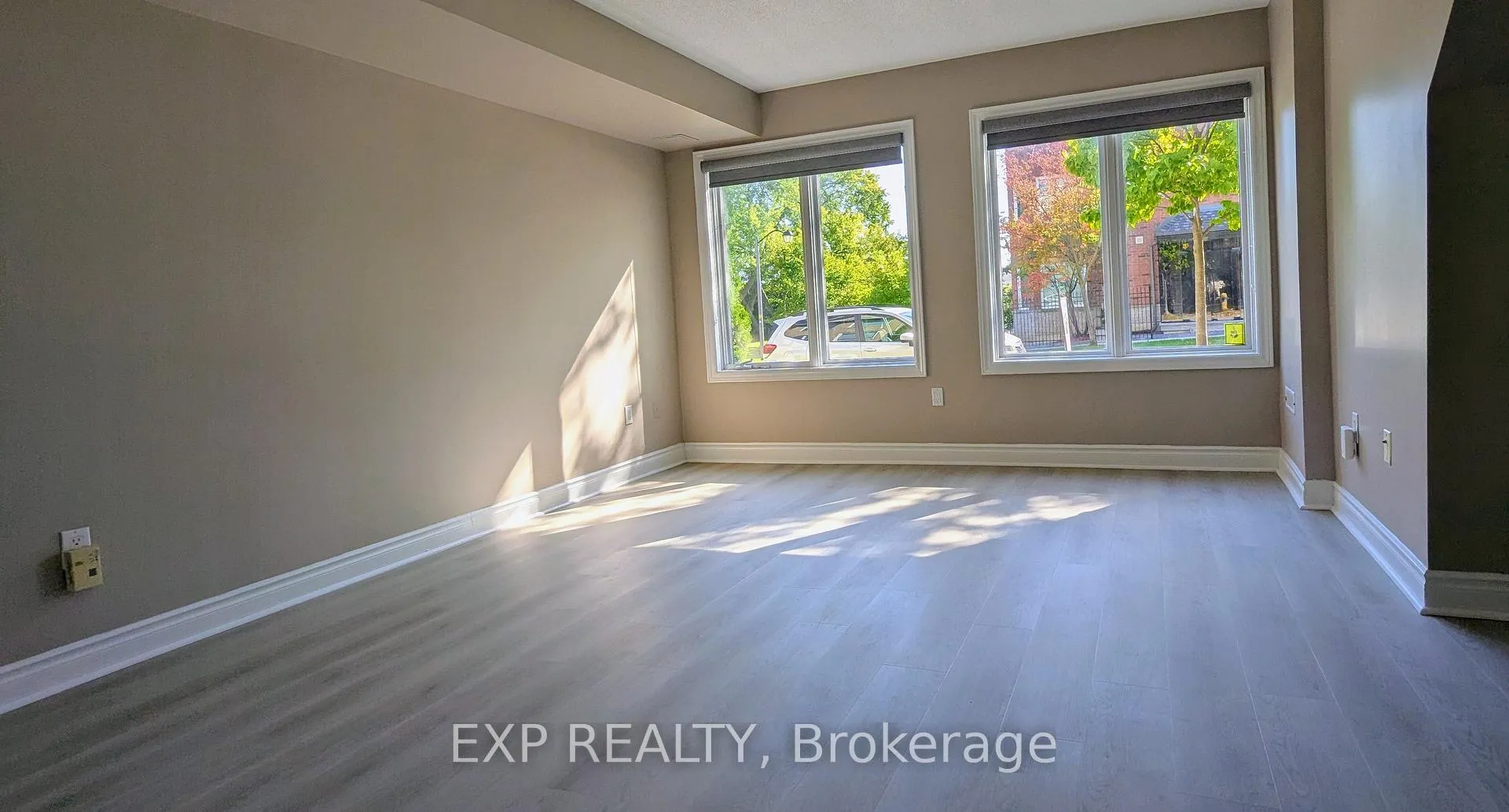 Photo 22 of 136 Galleria Pkwy, Markham, Commerce Valley — HOMEH