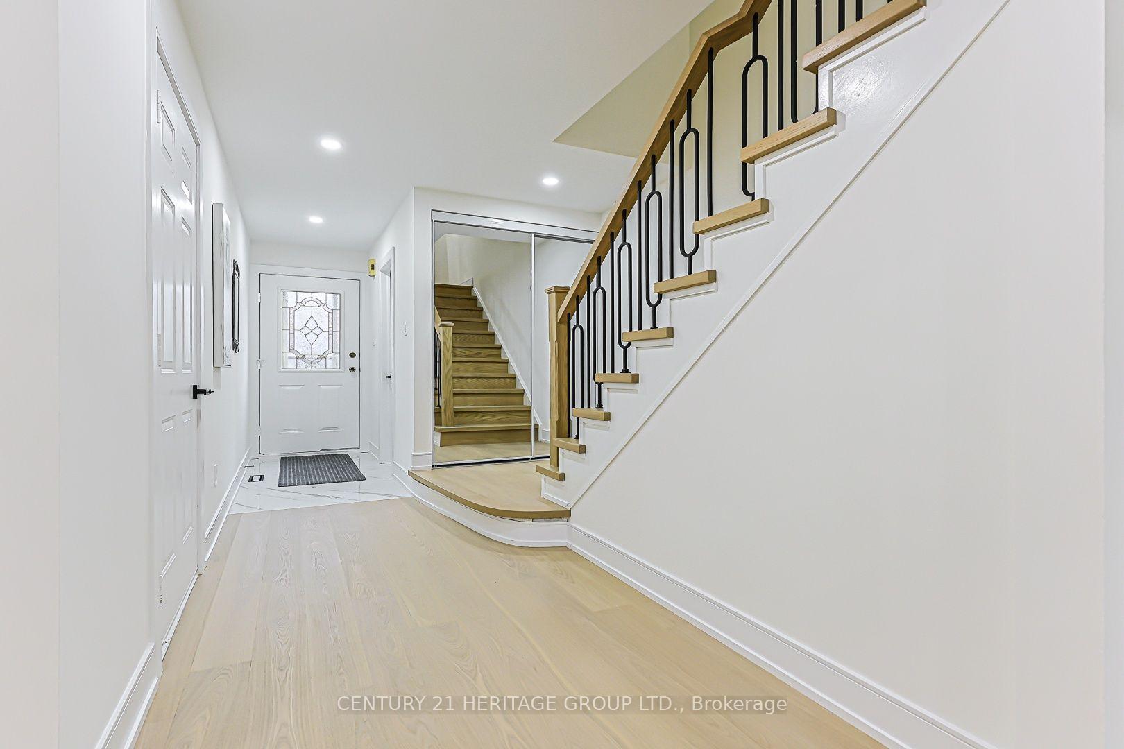Photo 3 of Unit 9, 766 Caradonna Crescent, Newmarket, Armitage — HOMEH
