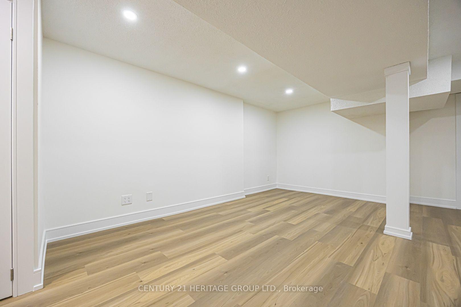 Photo 38 of Unit 9, 766 Caradonna Crescent, Newmarket, Armitage — HOMEH