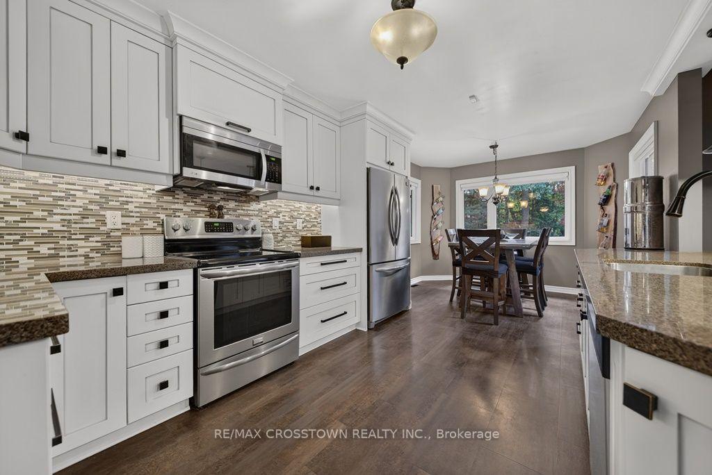 Photo 9 of 29 Brennan Avenue, Barrie, South Shore — HOMEH