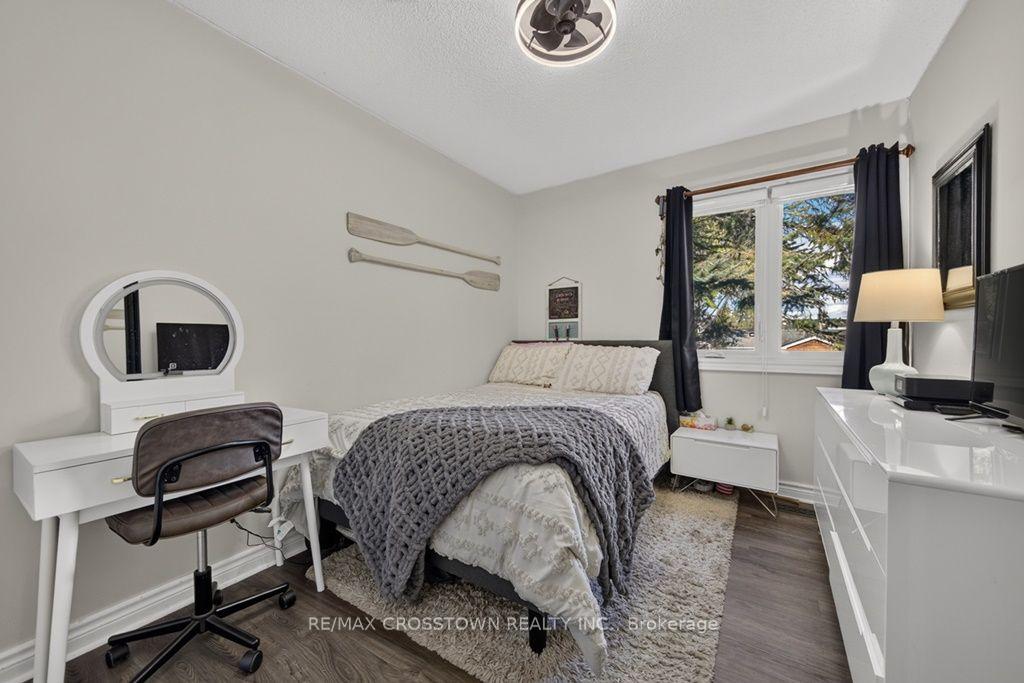 Photo 17 of 29 Brennan Avenue, Barrie, South Shore — HOMEH