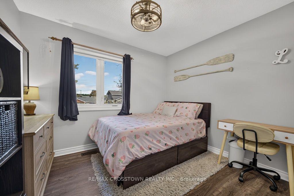 Photo 19 of 29 Brennan Avenue, Barrie, South Shore — HOMEH