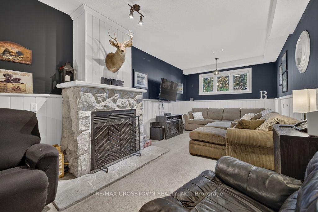 Photo 23 of 29 Brennan Avenue, Barrie, South Shore — HOMEH
