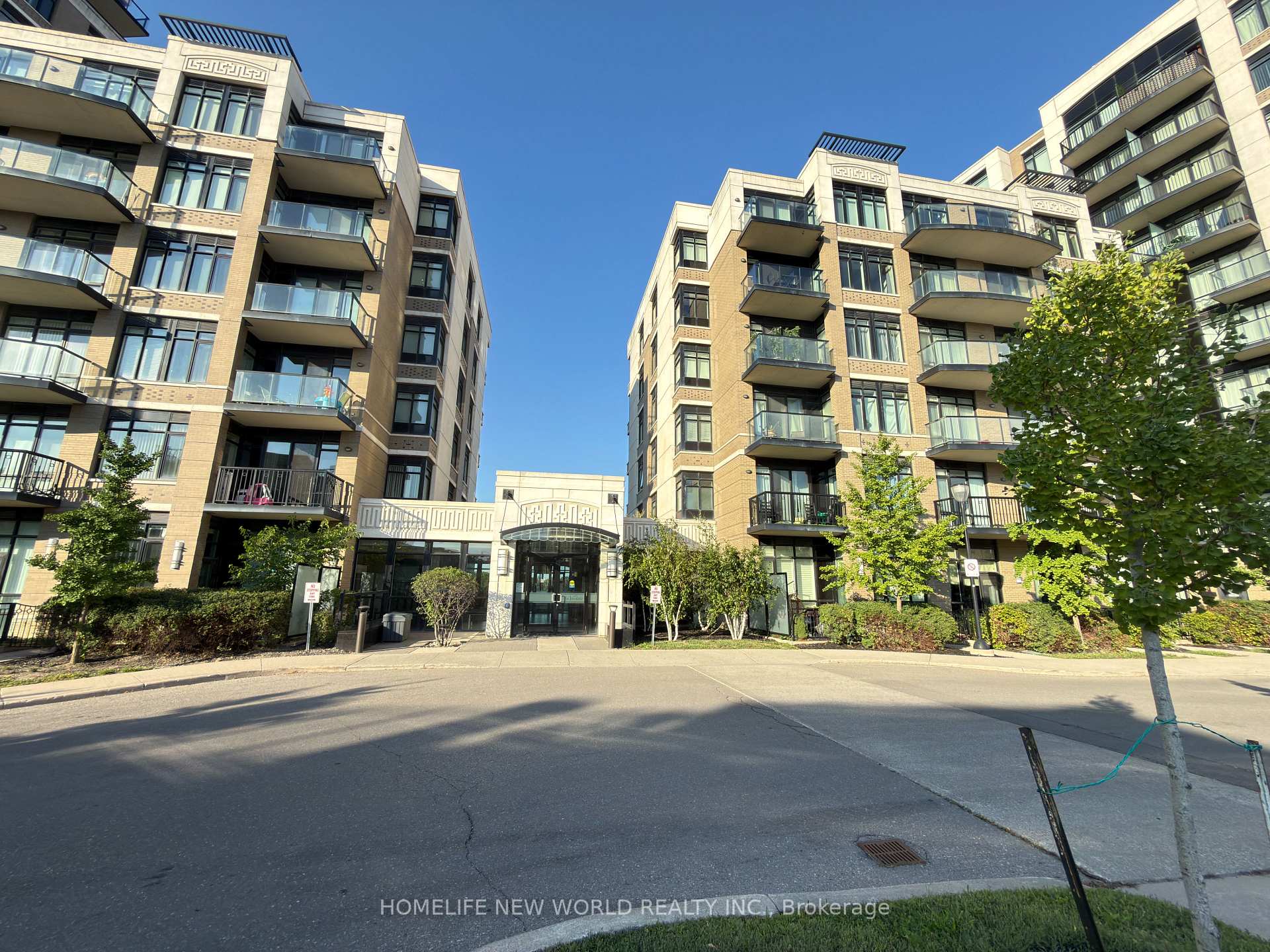 Photo 2 of Unit 403, 151 Upper Duke Crescent, Markham, Unionville — HOMEH